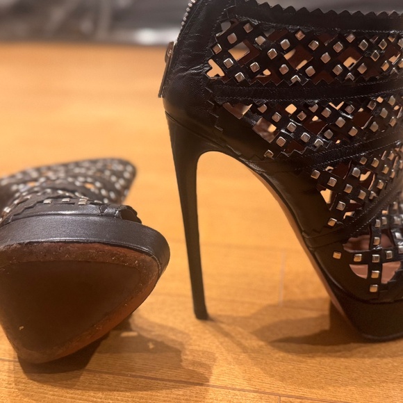 Studded boots - Picture 7 of 7